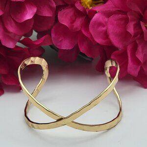 Hammered Gold Tone Open Work Infinity Cuff Bracelet 7 Inch Roman Gladiator